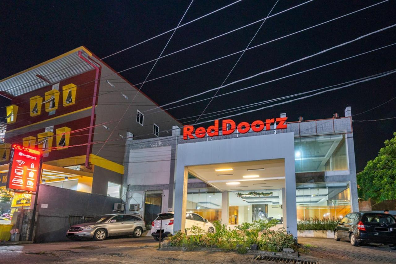 Reddoorz Near Bahu Mall Manado Malalayang Екстер'єр фото