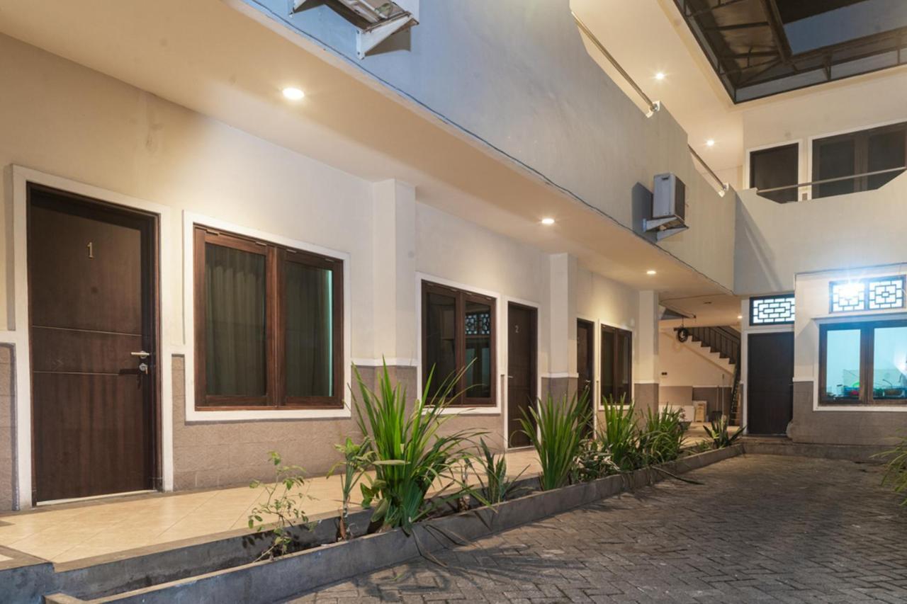 Reddoorz Near Bahu Mall Manado Malalayang Екстер'єр фото