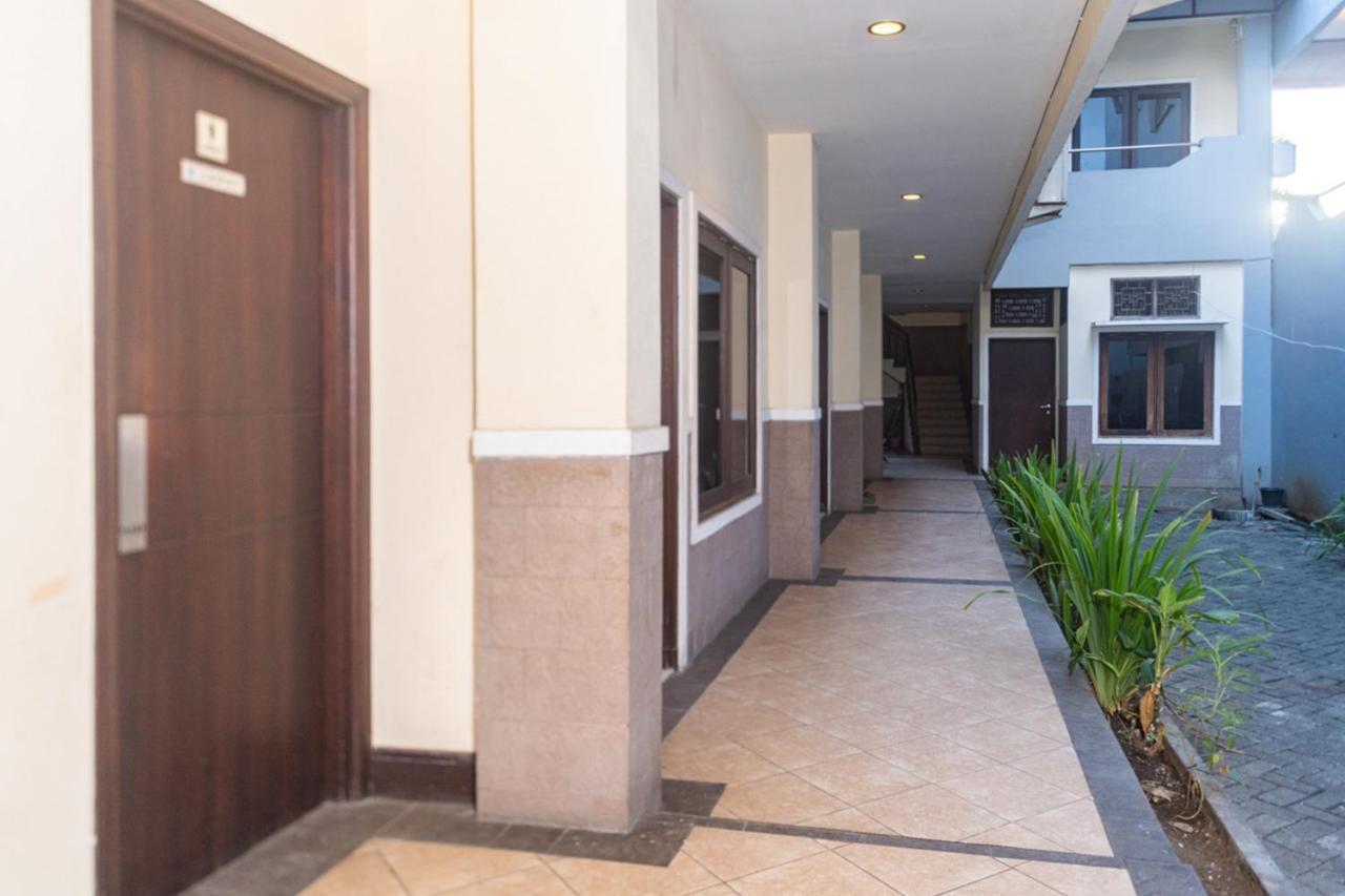 Reddoorz Near Bahu Mall Manado Malalayang Екстер'єр фото