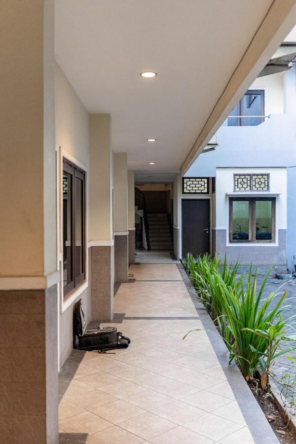 Reddoorz Near Bahu Mall Manado Malalayang Екстер'єр фото