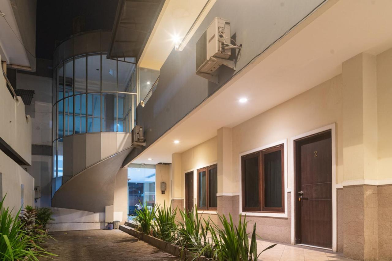 Reddoorz Near Bahu Mall Manado Malalayang Екстер'єр фото