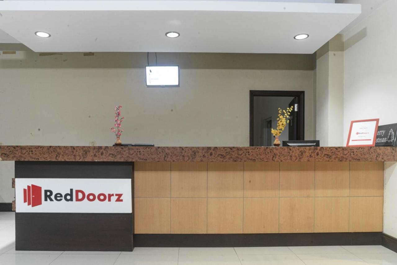 Reddoorz Near Bahu Mall Manado Malalayang Екстер'єр фото