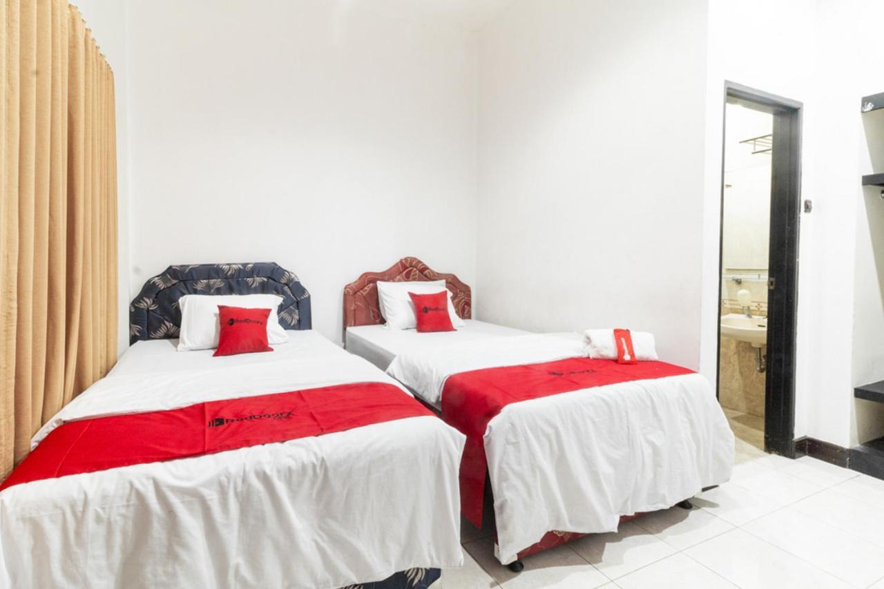 Reddoorz Near Bahu Mall Manado Malalayang Екстер'єр фото