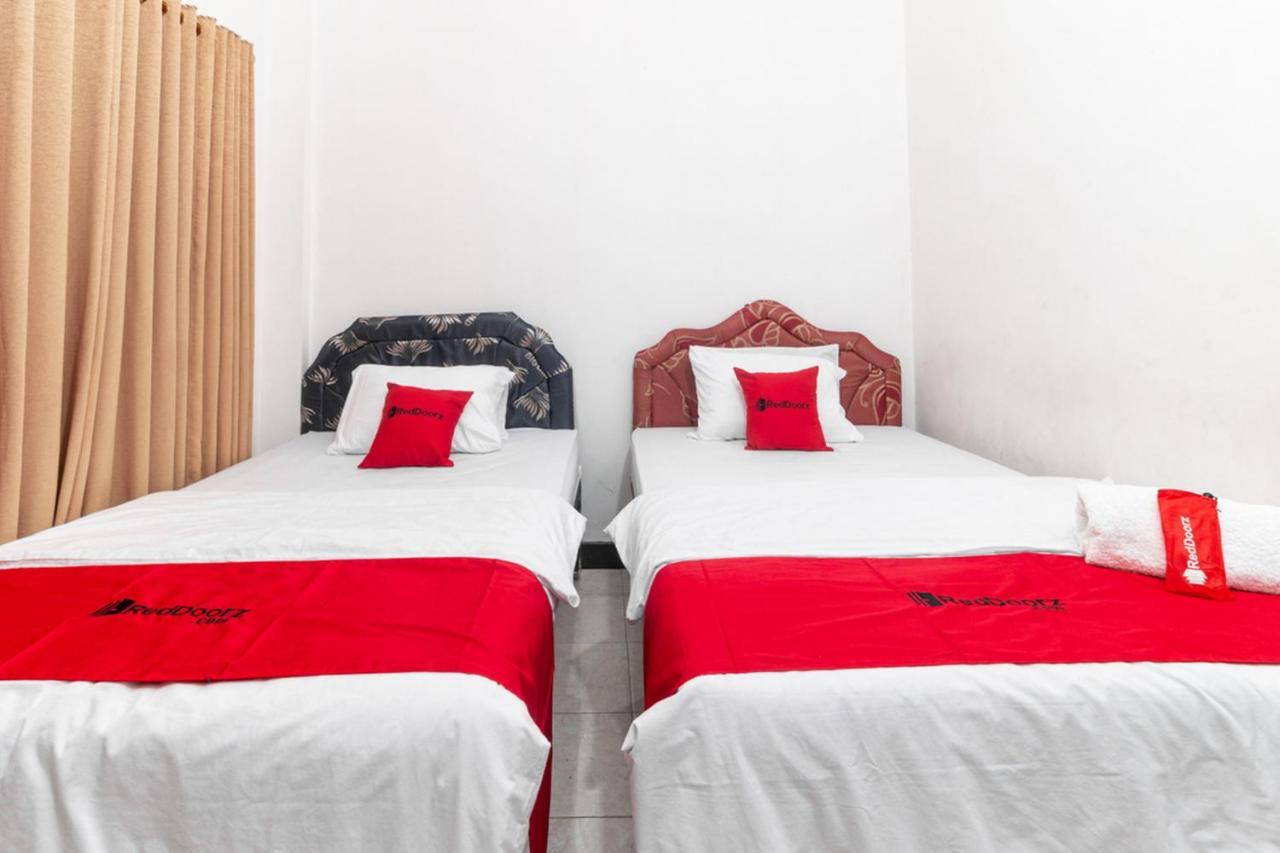 Reddoorz Near Bahu Mall Manado Malalayang Екстер'єр фото