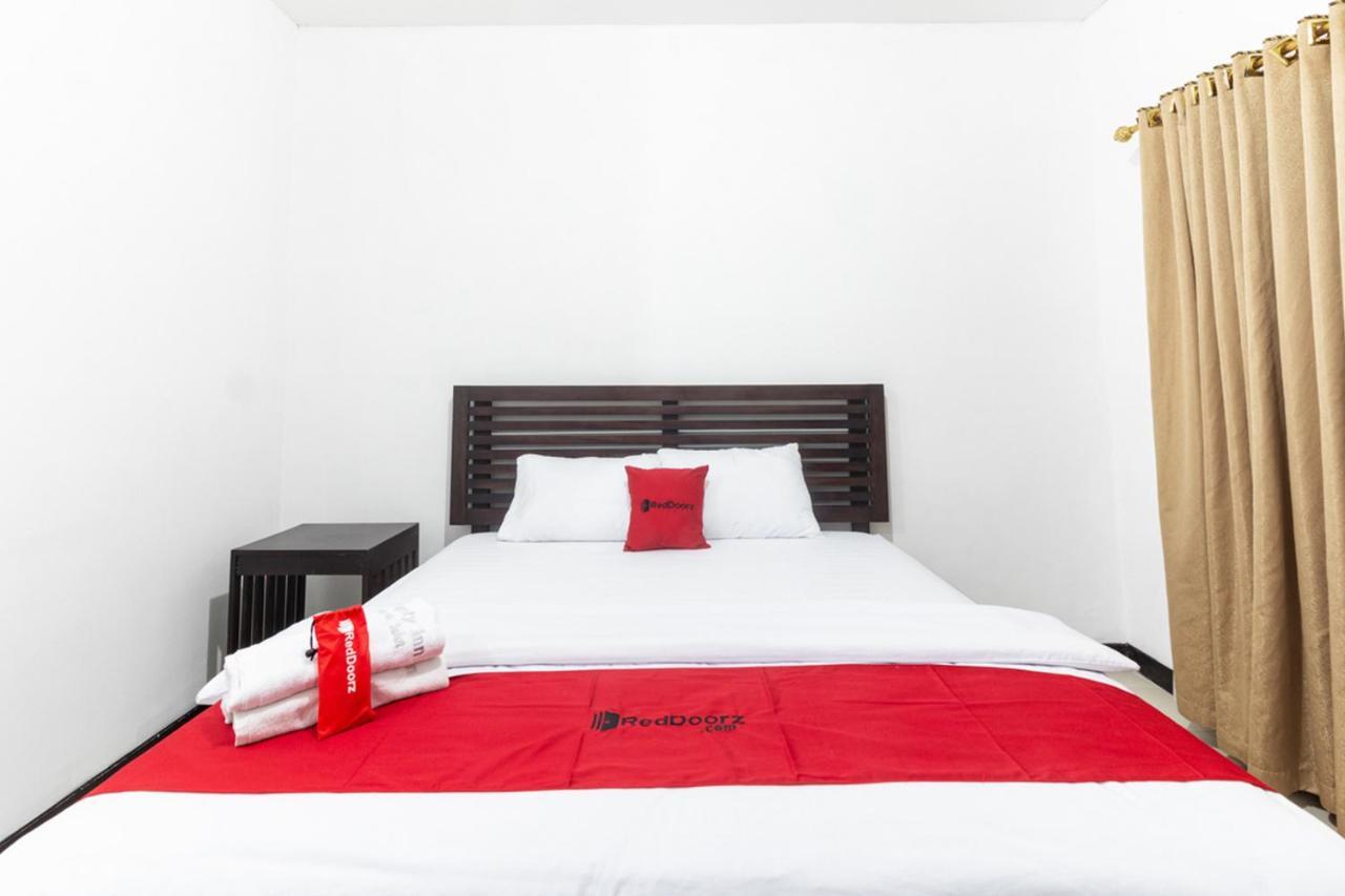 Reddoorz Near Bahu Mall Manado Malalayang Екстер'єр фото