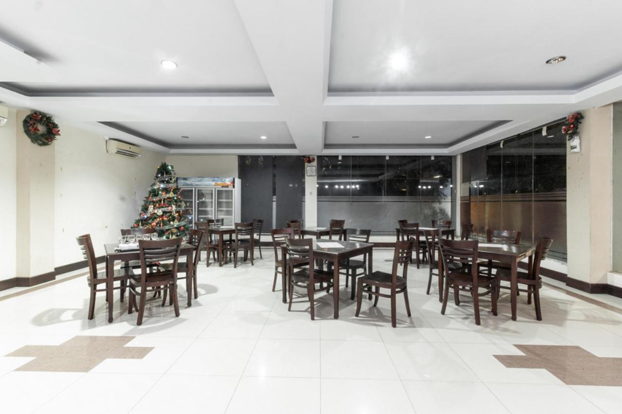 Reddoorz Near Bahu Mall Manado Malalayang Екстер'єр фото