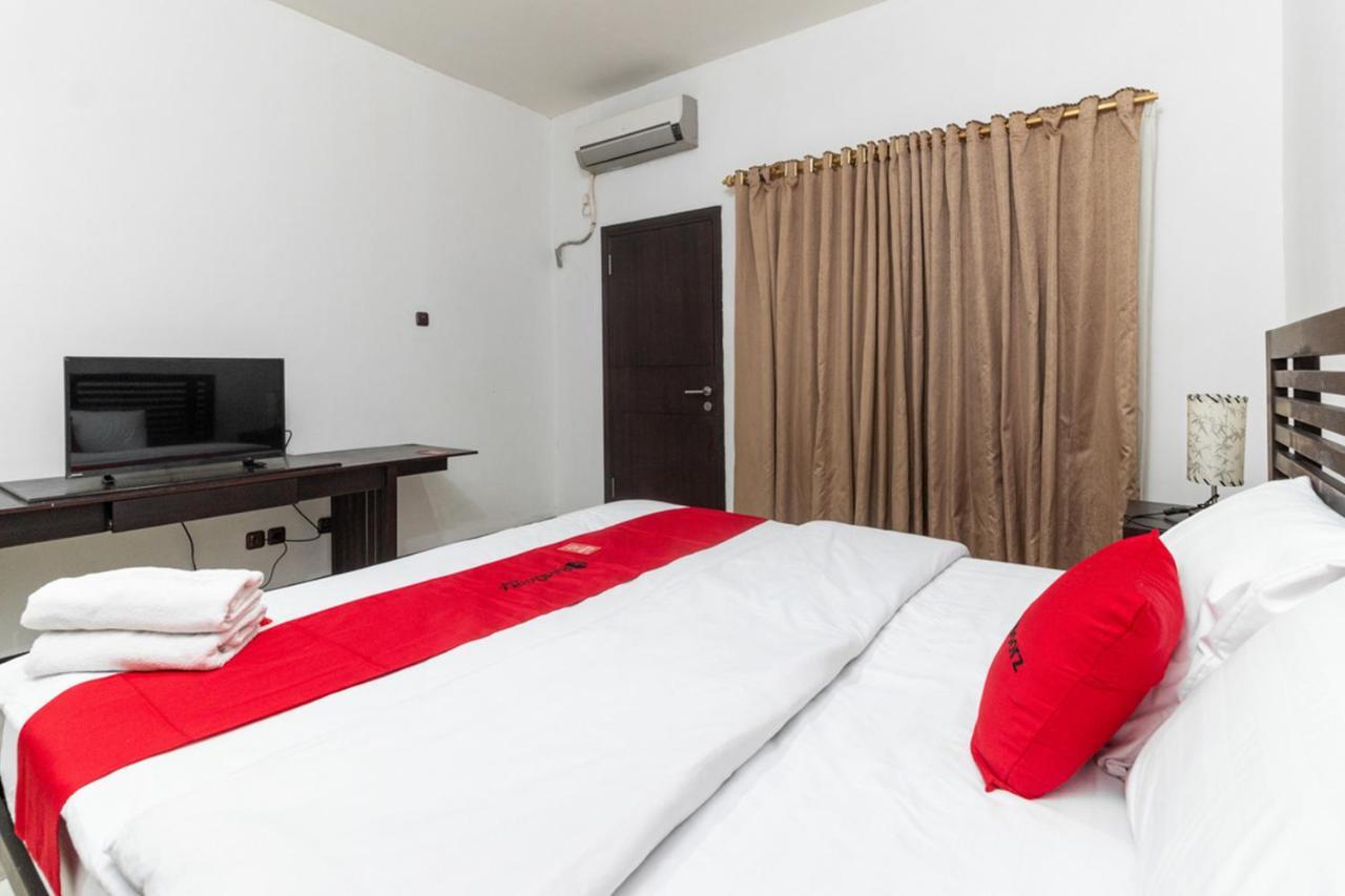 Reddoorz Near Bahu Mall Manado Malalayang Екстер'єр фото