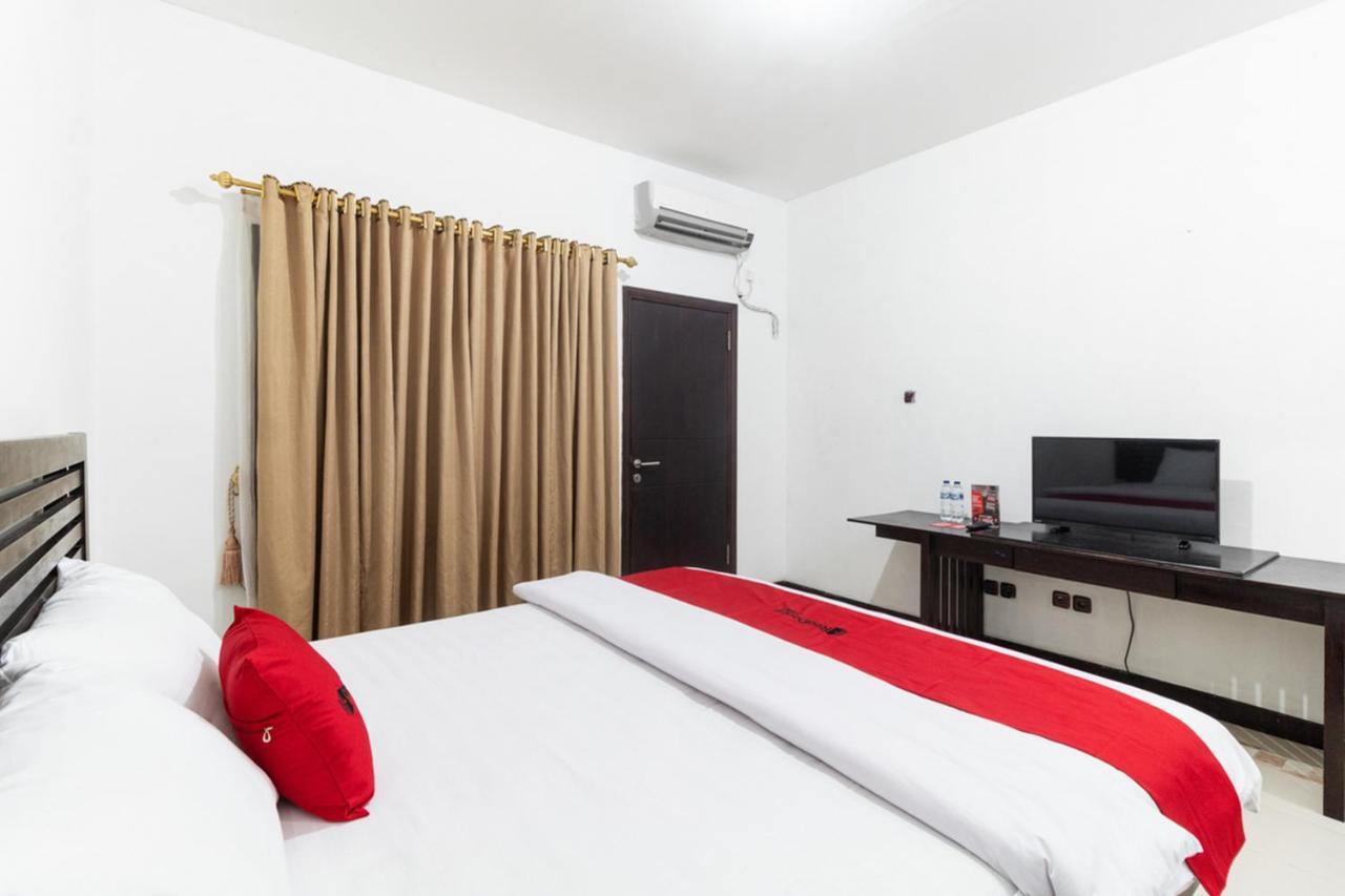 Reddoorz Near Bahu Mall Manado Malalayang Екстер'єр фото